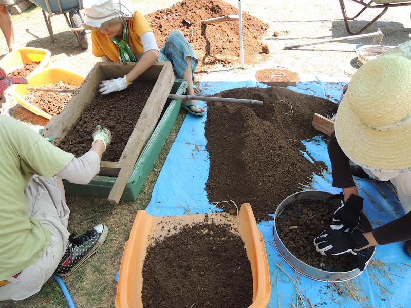 かたうら日和 日干しレンガを手作りしました 9月13日 木