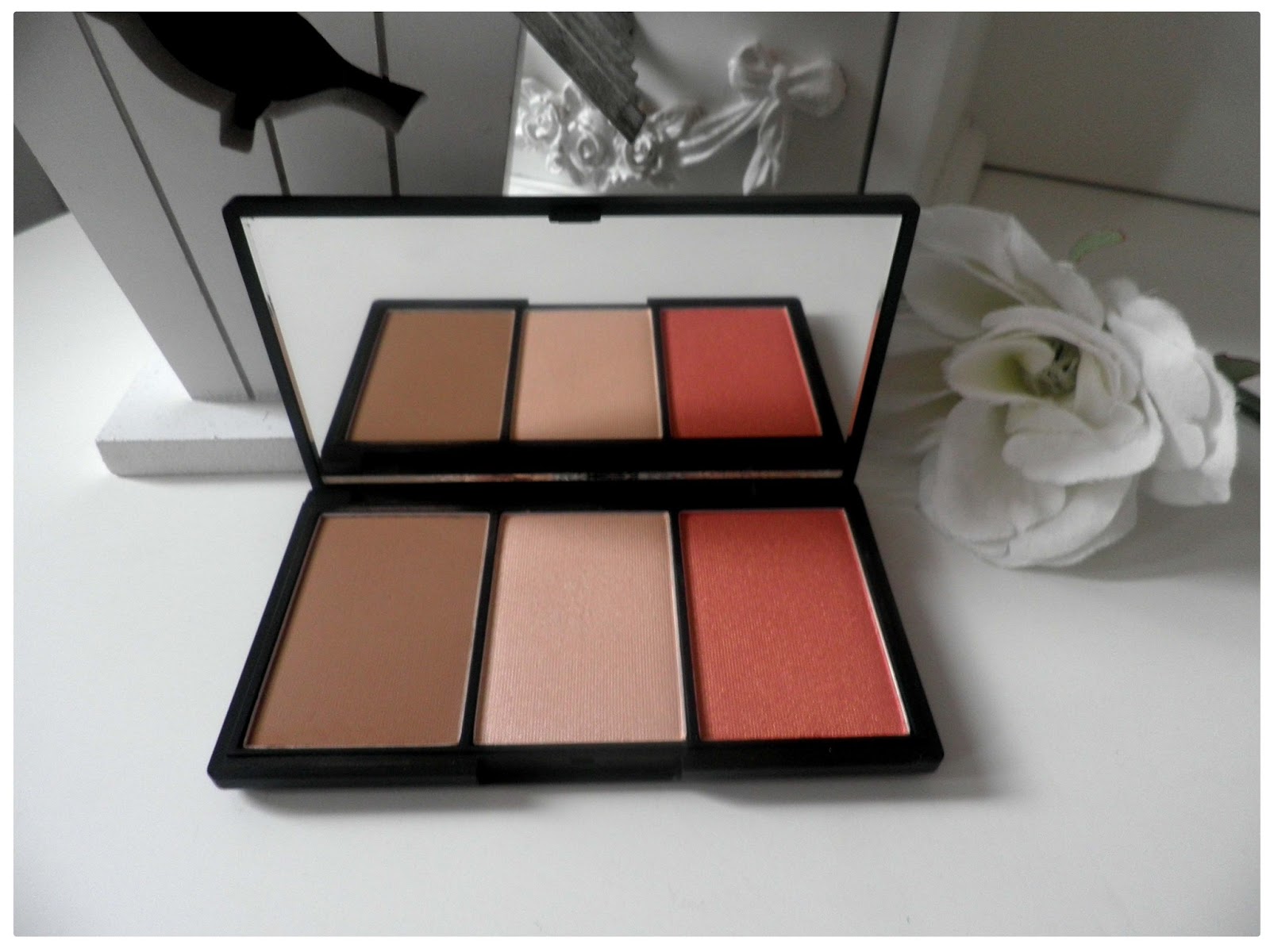 Sleek Face Contour Kit Light Review Slurp Social
