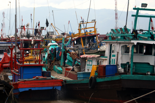 Download this Banda Aceh Boat Para Nelayan Terparkir Rapi Pinggiran Krueng picture