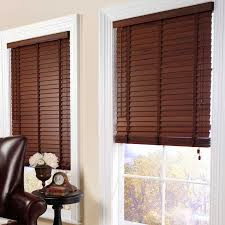 Sharp Point® Wooden Blinds adalah krey/tirai penutup jendela dan pengatur cahaya secara horizontal yang menampilkan kesan natural & minimalis.