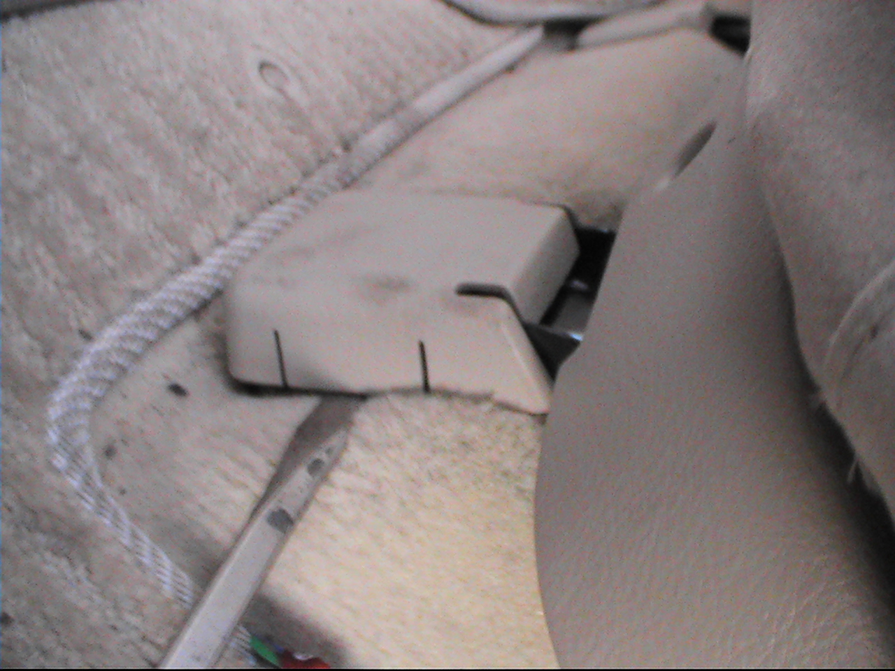 FH Auto Repair 2007 2008 Hyundai Santa Fe Fuel Pump Removal / Fuel