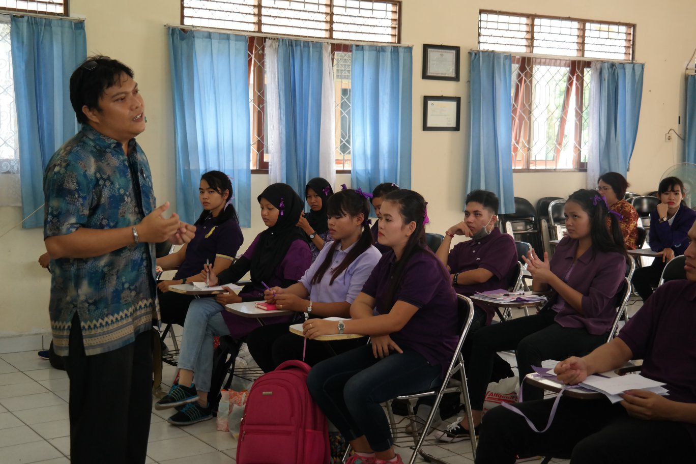 Mengajar di STIE YBPK