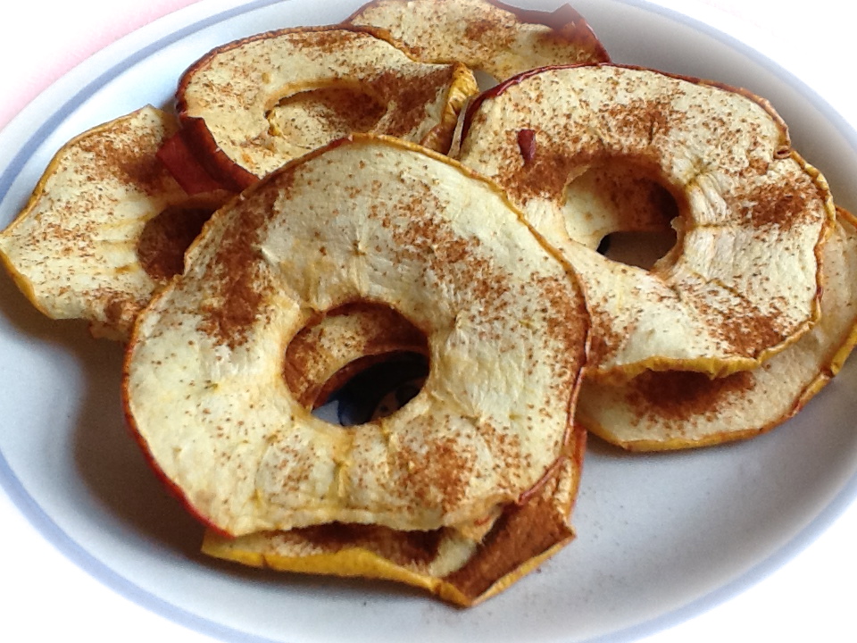 PinkVegan Dried Cinnamon Apple Slices