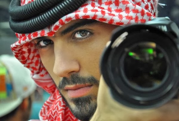 Đấu giá ăn tối cùng trai đẹp bị trục xuất ngày 11/9