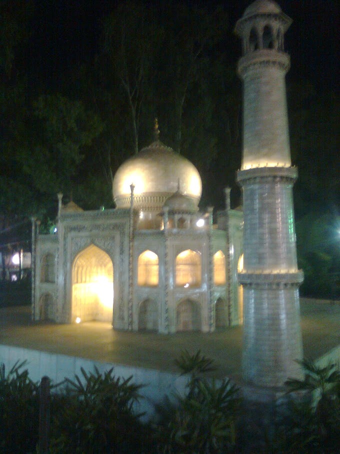 Replica of tajmahal in vardhman fantasy park, mira road, mumbai