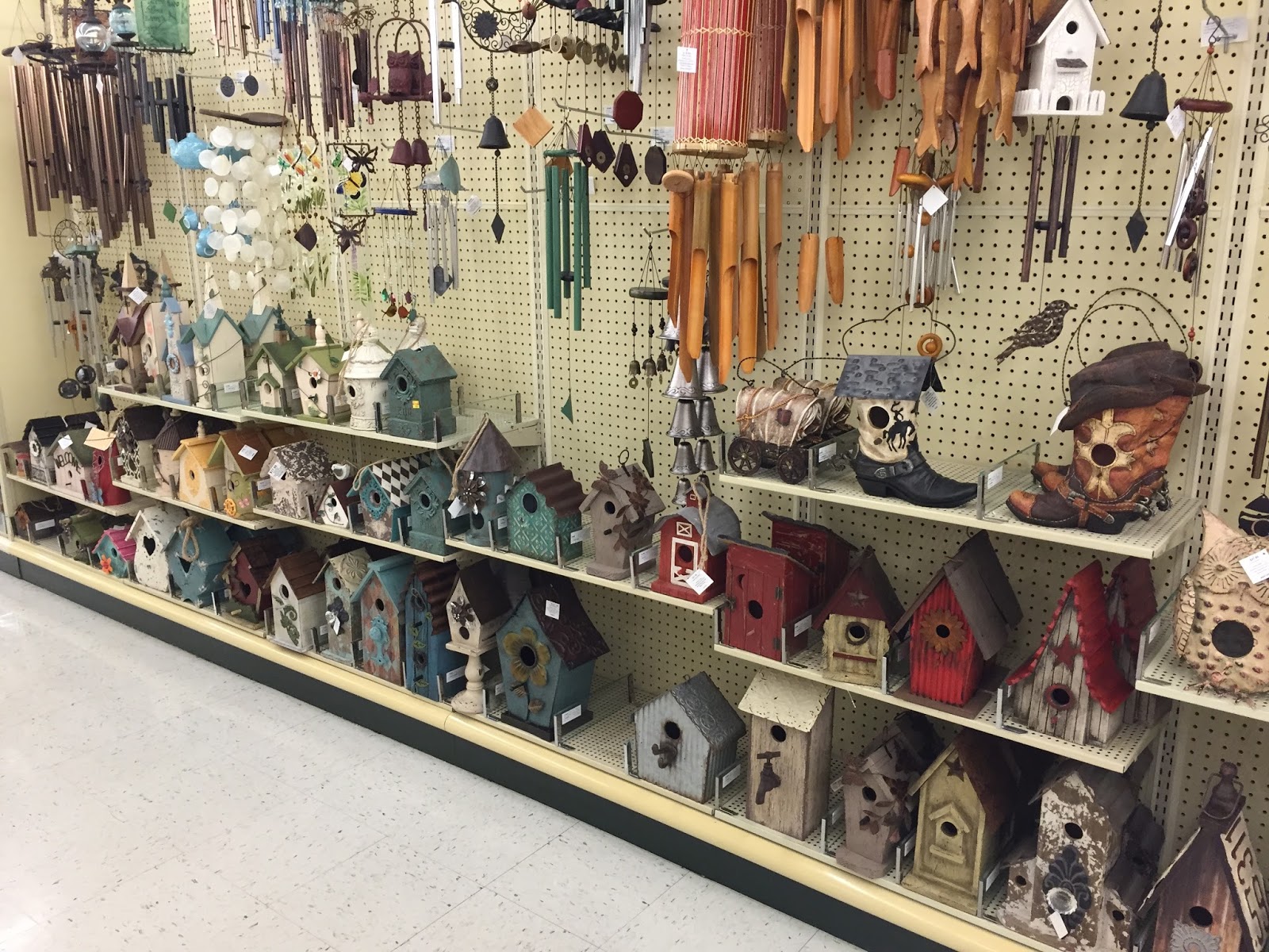 Love Living At Home Decorating With Birdhouses Inside And Out