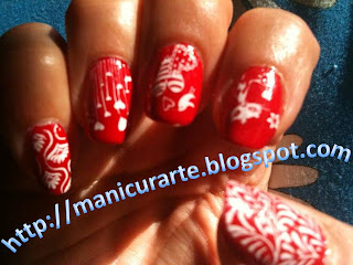 Manicura roja estampado konad 