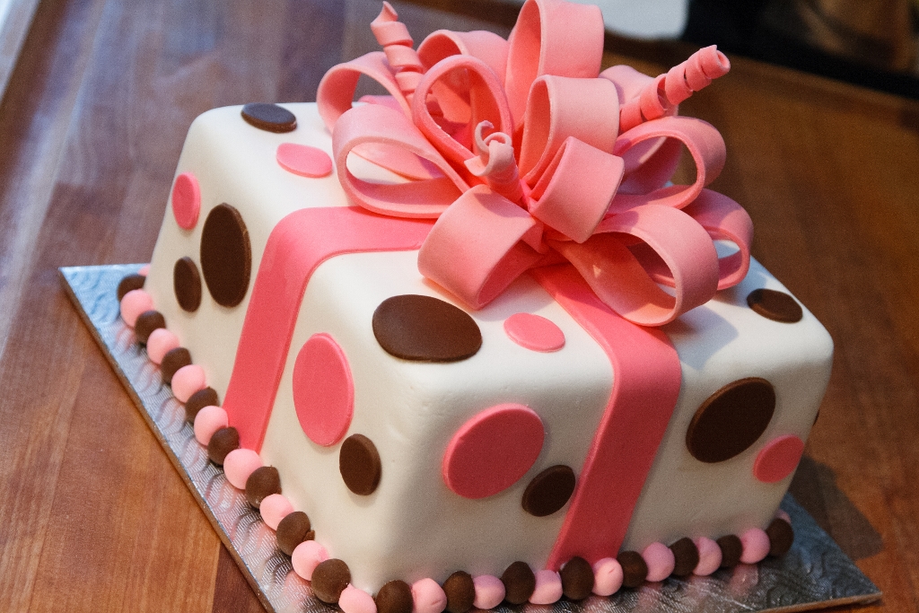 Food for Thought Gift Box Cakes