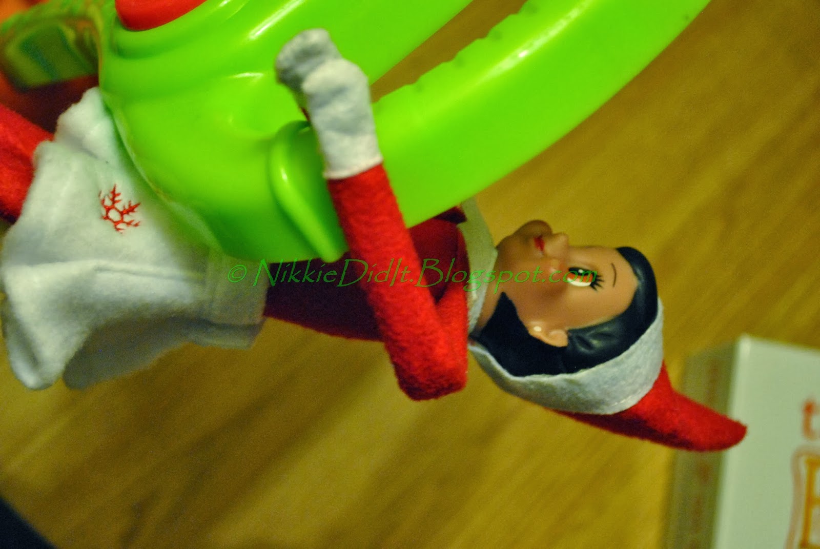 Bendable Elf on the Shelf & Grippy Too Nikkie Did It