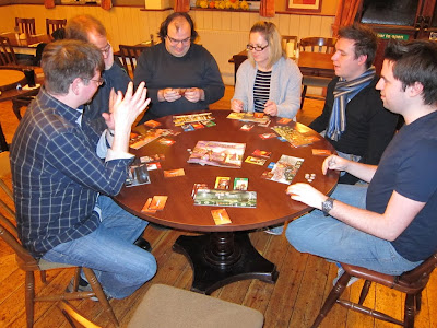 7 Wonders - The players during the first age