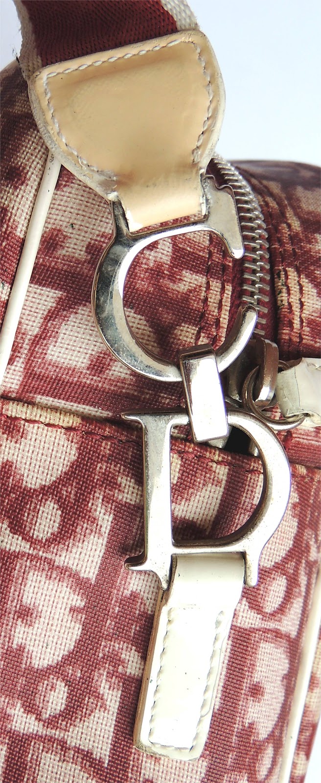 Janji Laku Authentic CHRISTIAN DIOR Cross Body Messenger Sling Bag