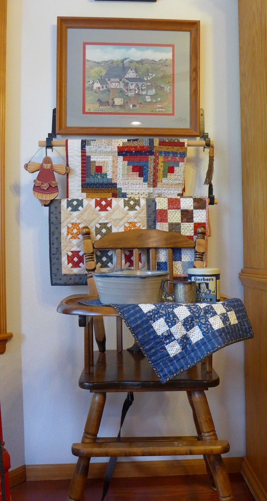 Humble Quilts: Laura s Decor and More!
