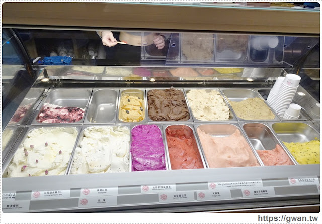 O Rose法式冰淇淋,捷運美食,捷運藍線美食,花朵冰淇淋,玫瑰花冰淇淋,少女甜點,夢幻甜點,手工冰淇淋,甜點下午茶,玫瑰花瓣,法國主廚-6