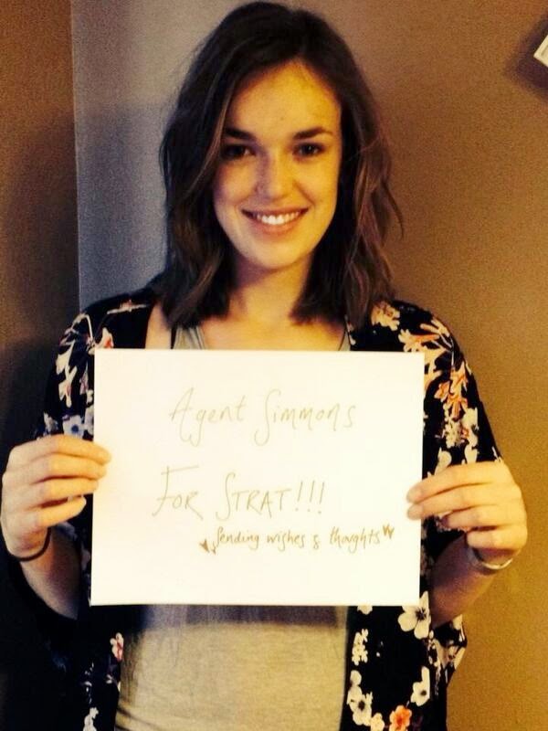 Агент Симмонс просит Марвел помочь Агент Симмонс просит Марвел помочь