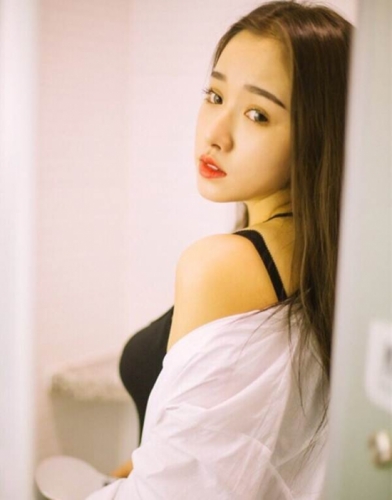 Bản sao Elly Trần đẹp hơn bản gốc