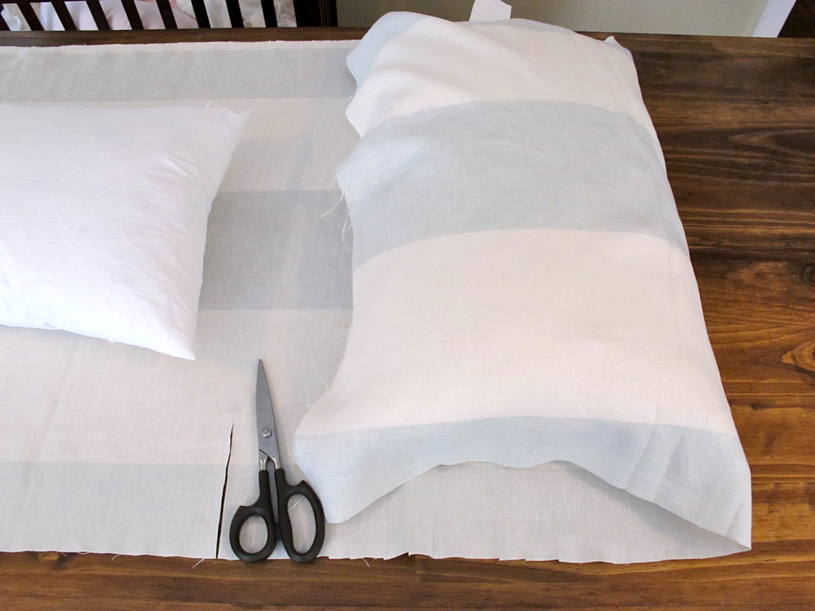 Jenny Steffens Hobick Home How to Make a Pillow Case (without a