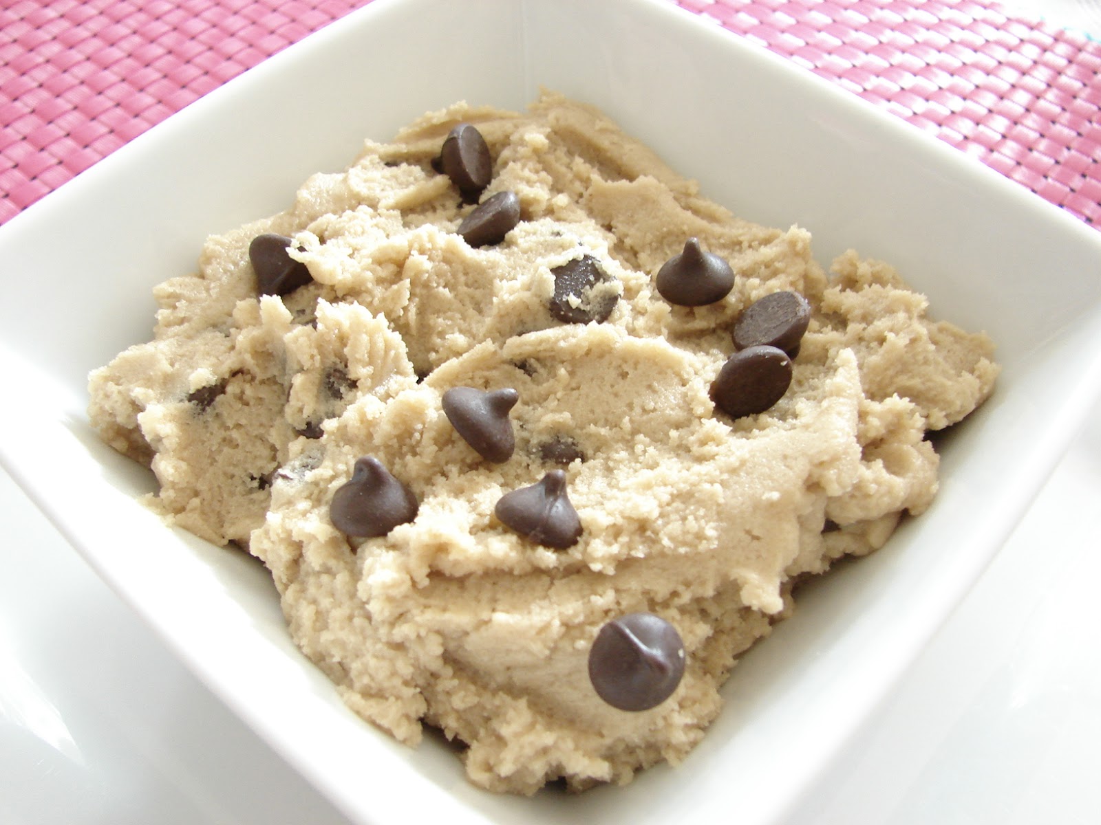 The Royal Cook: Edible Chocolate Chip Cookie Dough