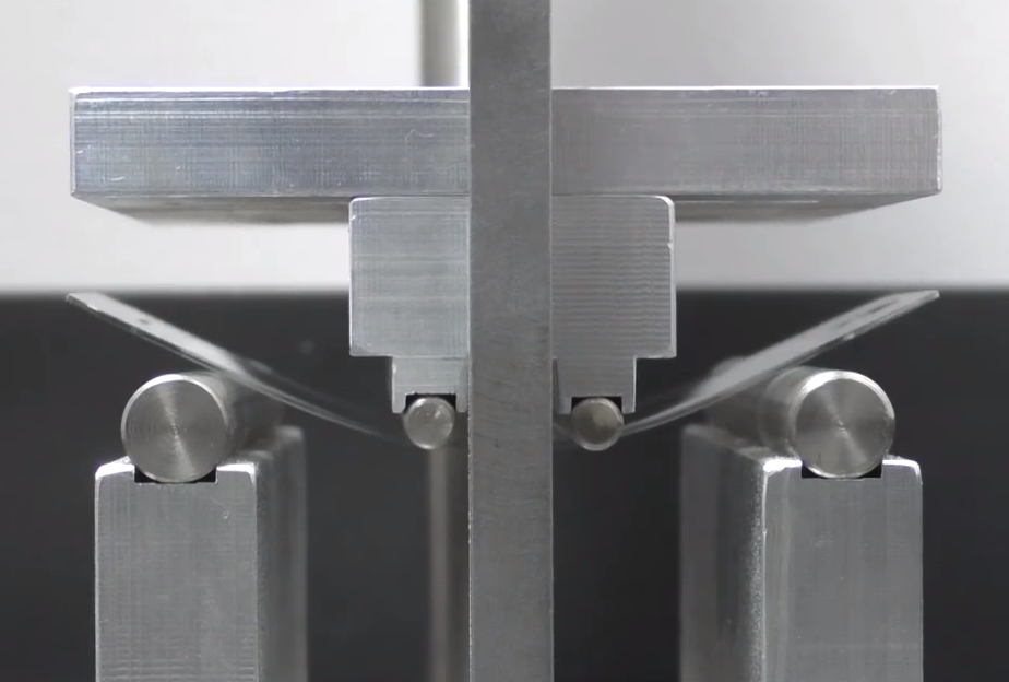 Sapphire Vs  Gorilla Glass in durability test [Video]