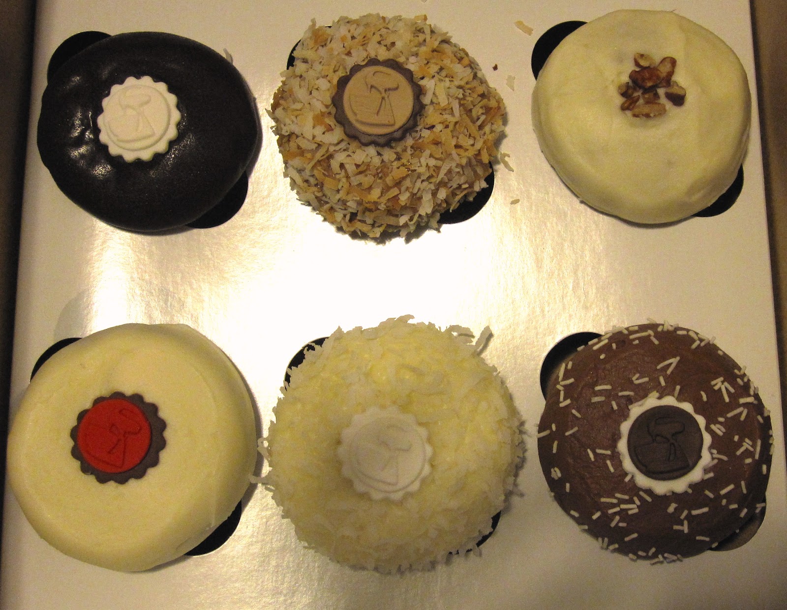 For the Love of Dessert Crave Cupcakes Review
