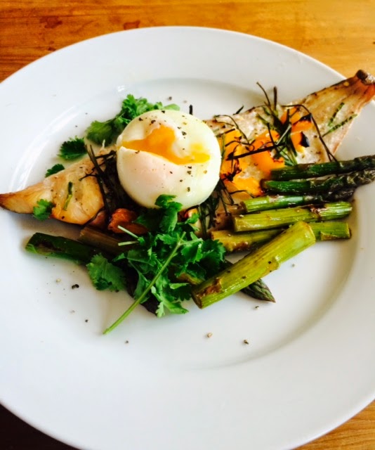 Slimming World Haddock, Perfect Poached Egg and Asparagus Breakfast
