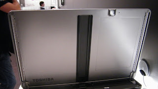 Toshiba Satellite U920T (Pictures)