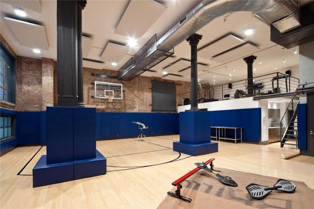 Photo of private gym and basketball court in the Tribeca triplex