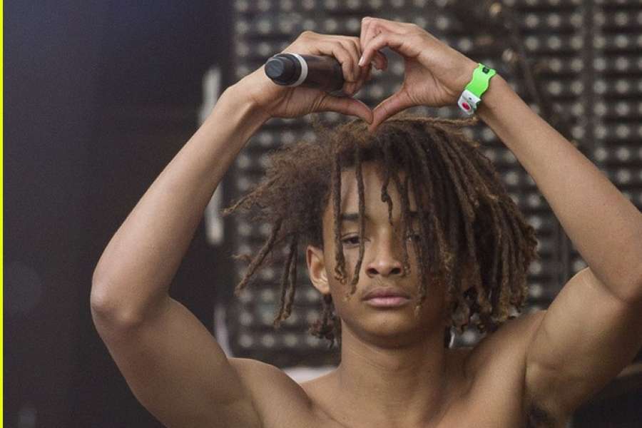 Jaden Smith Shows Off His Six-Pack While Shirtless on 