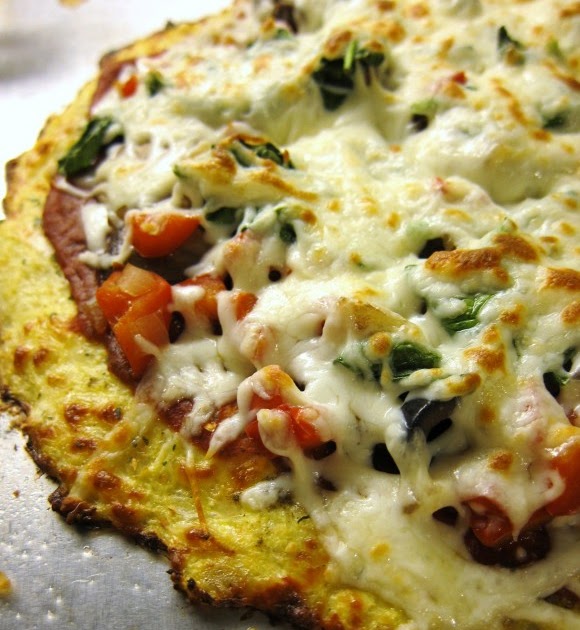 HEALTHY FOOD AND RECIPES cauliflower crust pizza