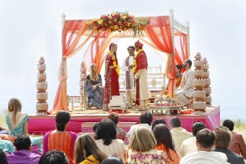 An Indian Wedding in 90210 and Naomi's Beautiful Sari Dress