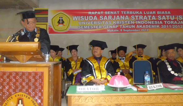 foto orang wisudah