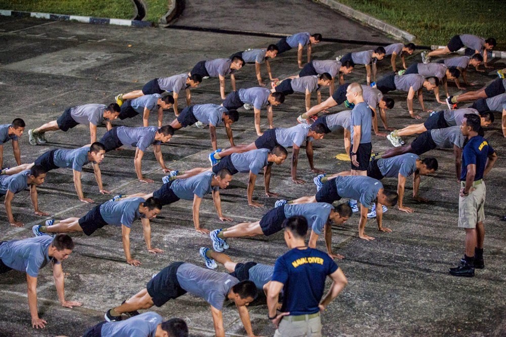 Movie Review Ah Boys to Men 3 Frogmen (2015)