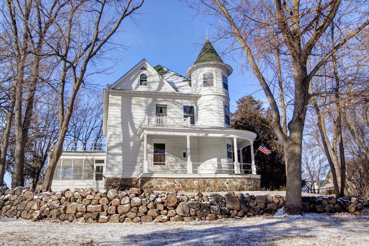 the Julius F. Young House in Owatonna Historic Homes of Minnesota