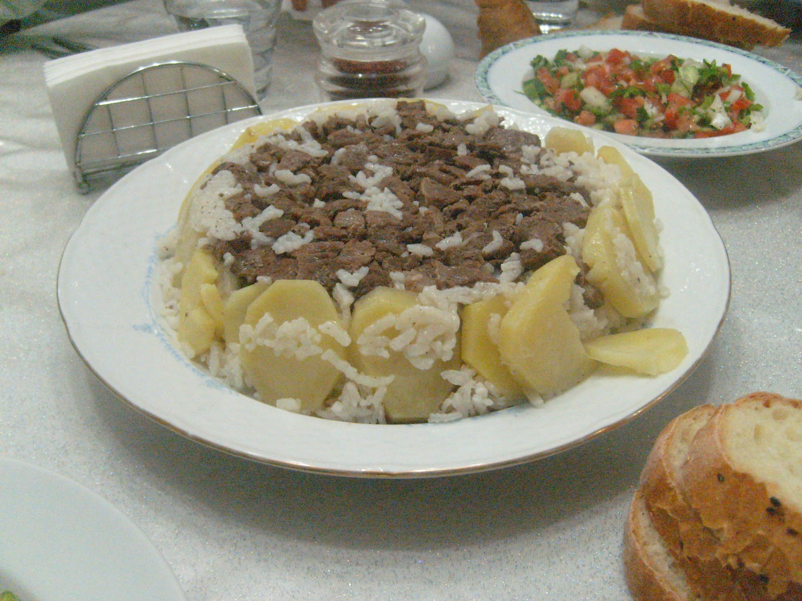 Etli Patatesli Pilav /Lezzeti ve görüntüsüyle üç farklı biber salatası