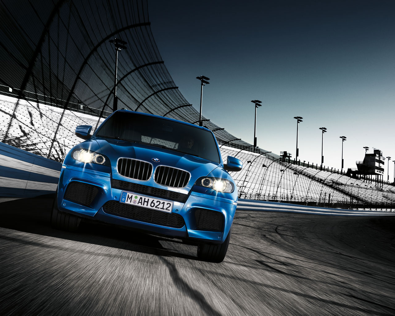 http://2.bp.blogspot.com/-4U_kkQuIGtc/TpLp3hDdUMI/AAAAAAAADDE/FF9EqTSJnmI/s1600/BMW-X5M+%25285%2529.jpg