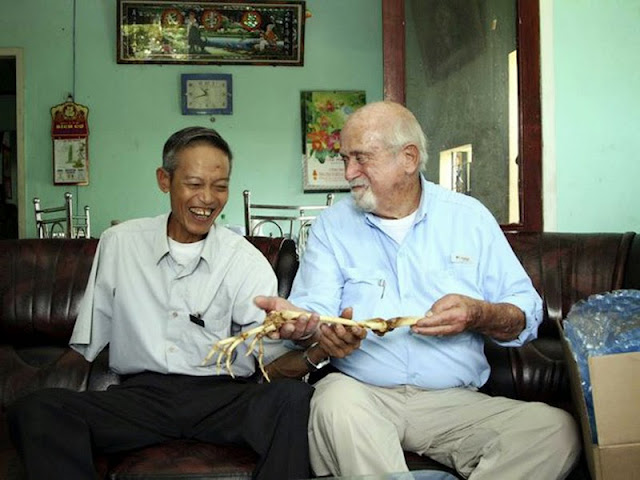 Vietnam: Médico devuelve brazo amputado 50 años después