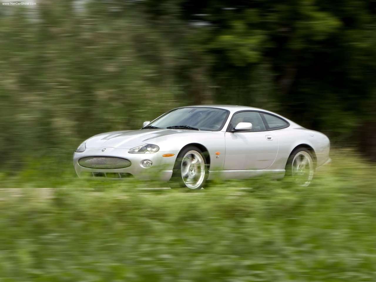 http://2.bp.blogspot.com/-4VRcZyGuLBY/TZMgL5FlZsI/AAAAAAAACLM/x_KOki91_PI/s1600/Jaguar-XKR_Coupe_2005_1280x960_wallpaper_05.jpg