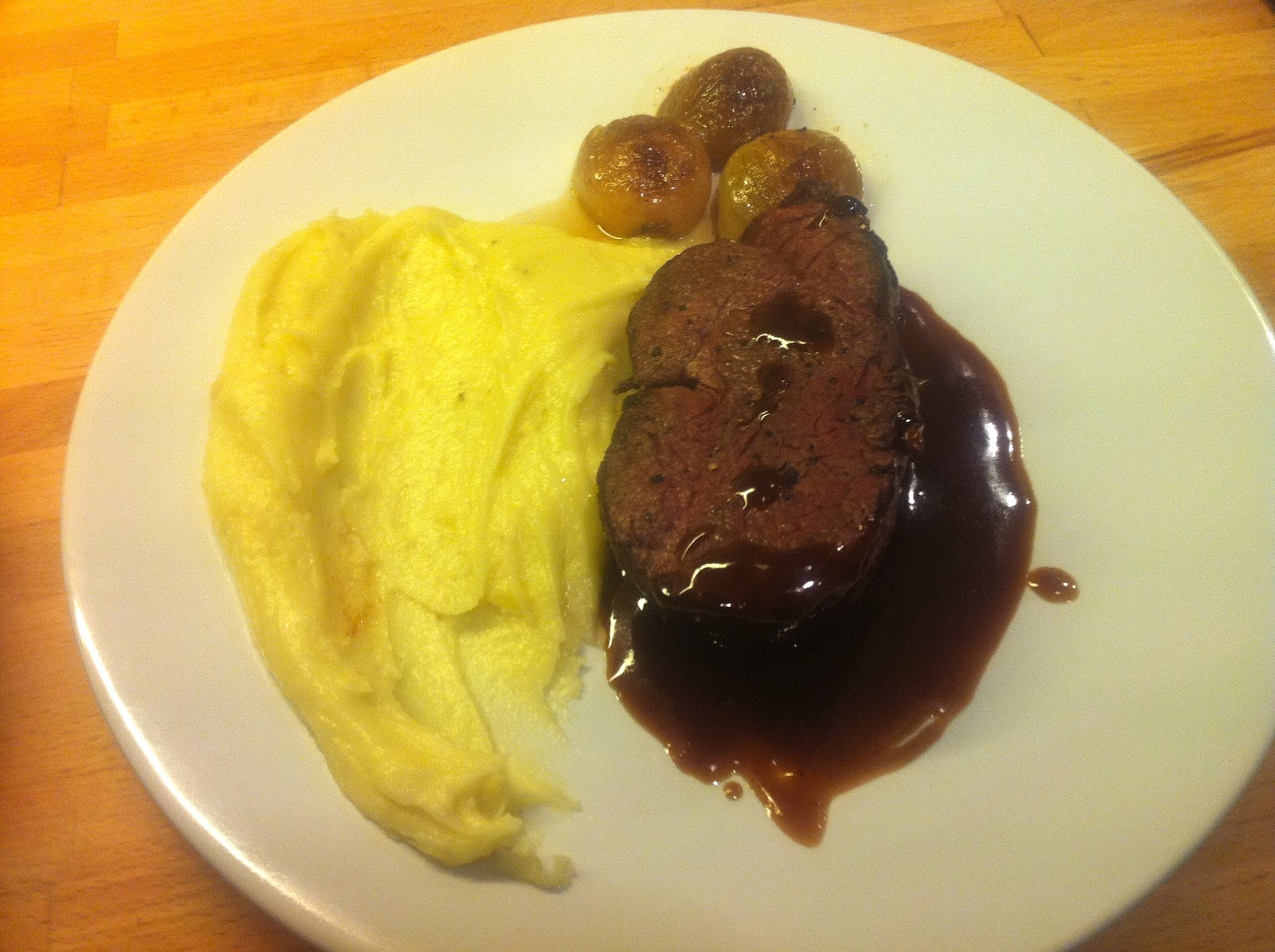 akifoodwine Slow Cooked Fillet Steak, Pommes Puree, Braised Shallots, Veal Jus