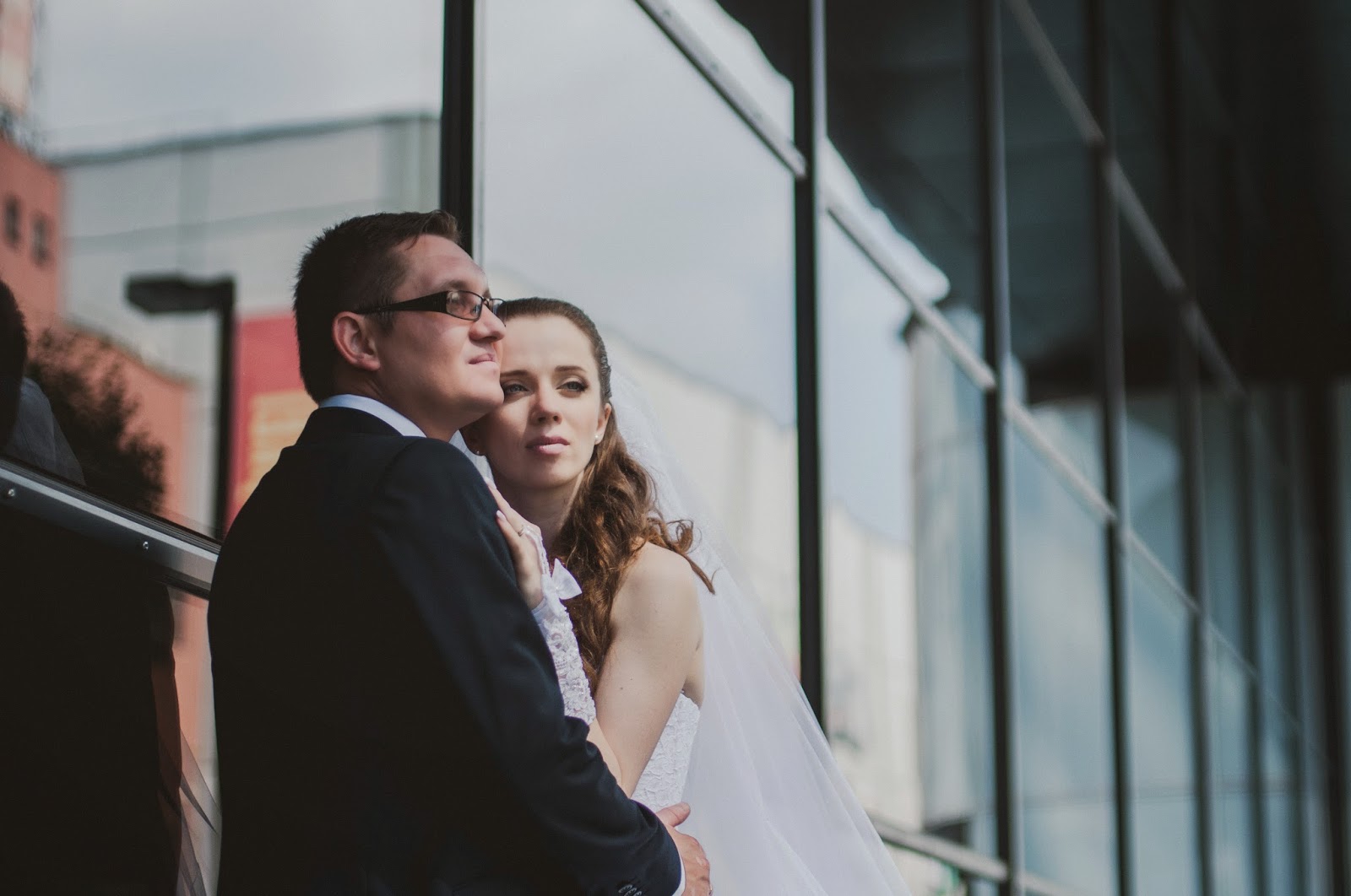 Вика и Денис. Свадебная фотосессия_10 свадебный фотограф, свадебная фотография, архитектурная съемка, фотосъемка в Киеве, урбанистическая свадьба, фотография на фоне зданий в Киеве, красивые свадебные фотографии