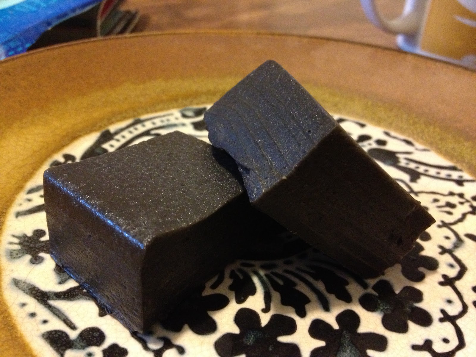 Food Locker Cantonesestyle sesame cake 芝麻糕