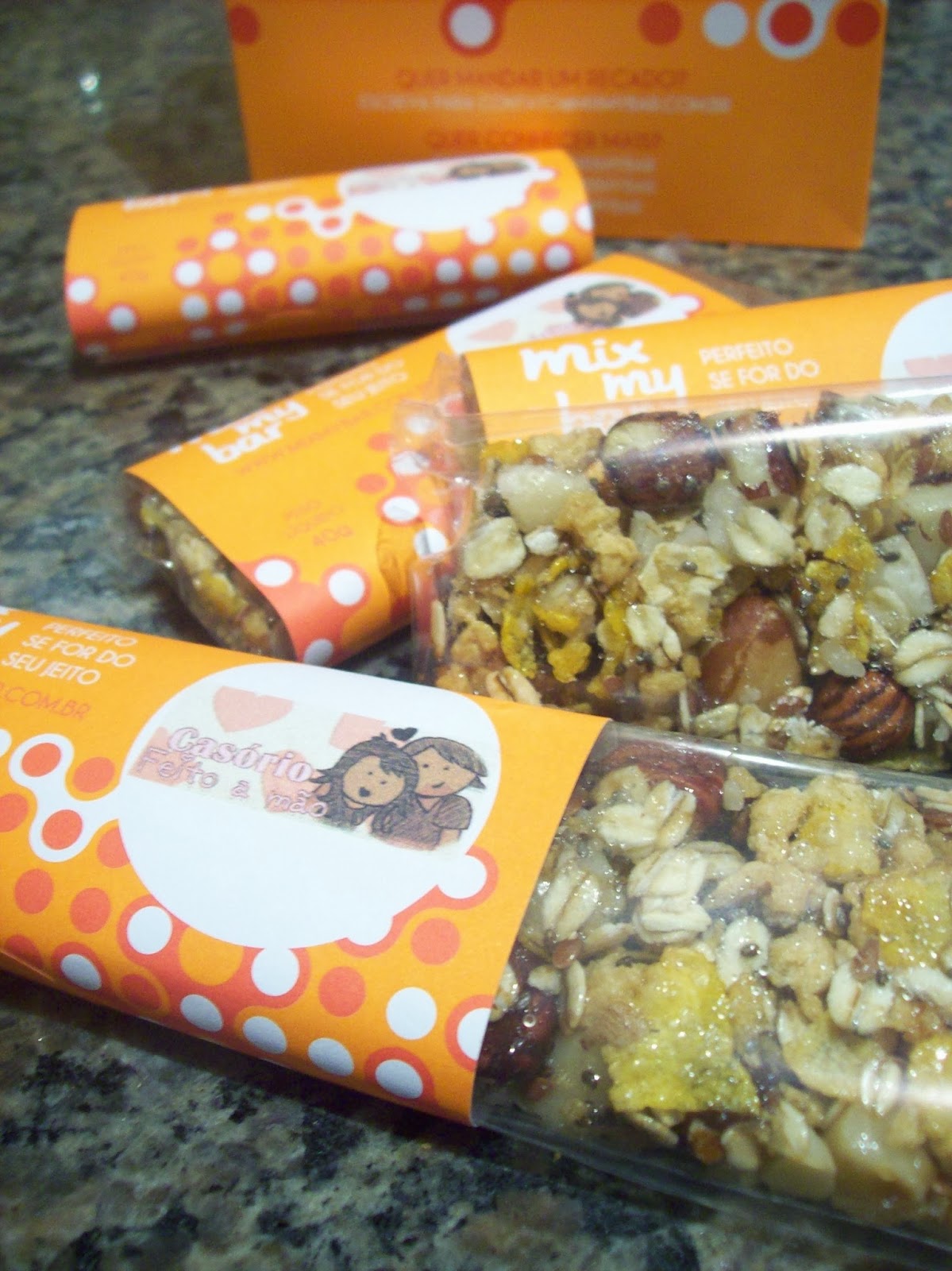 Casório feito à mão ♥ Barrinha de cereal personalizada