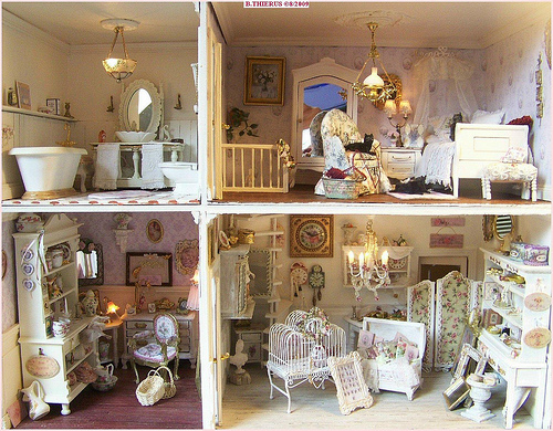 shabby chic dollhouse