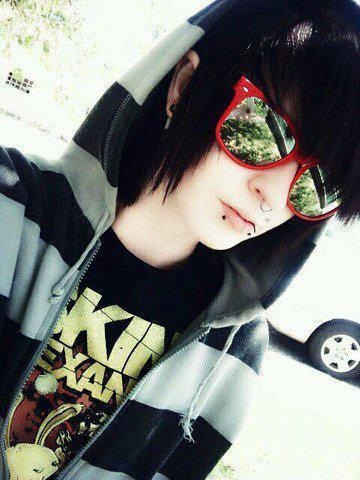 Emo Boys and Their Style - Top and Trend Hairstyle
