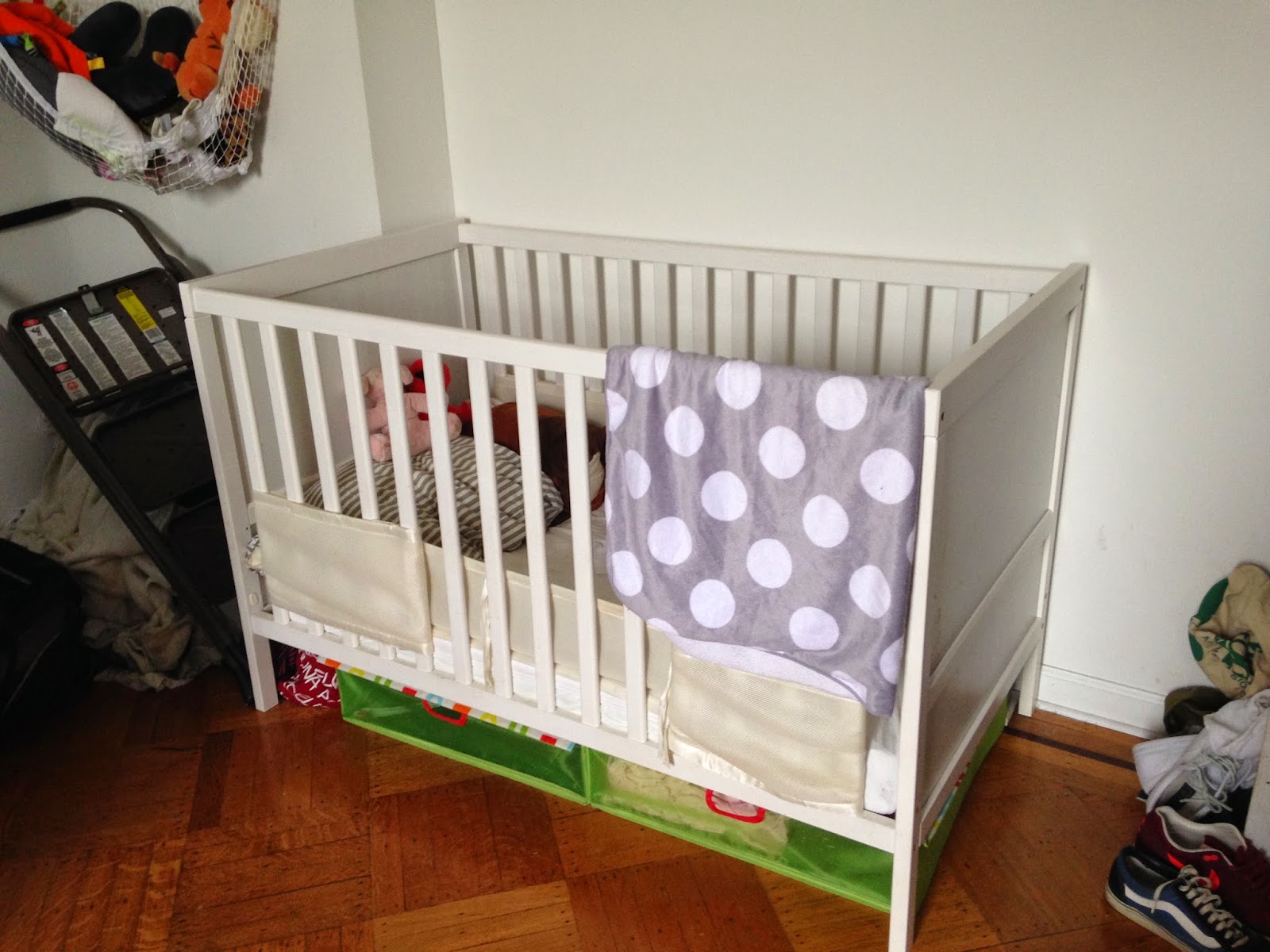 Brooklyn Moving Sale White Ikea Sundvik Crib Mattress Storage