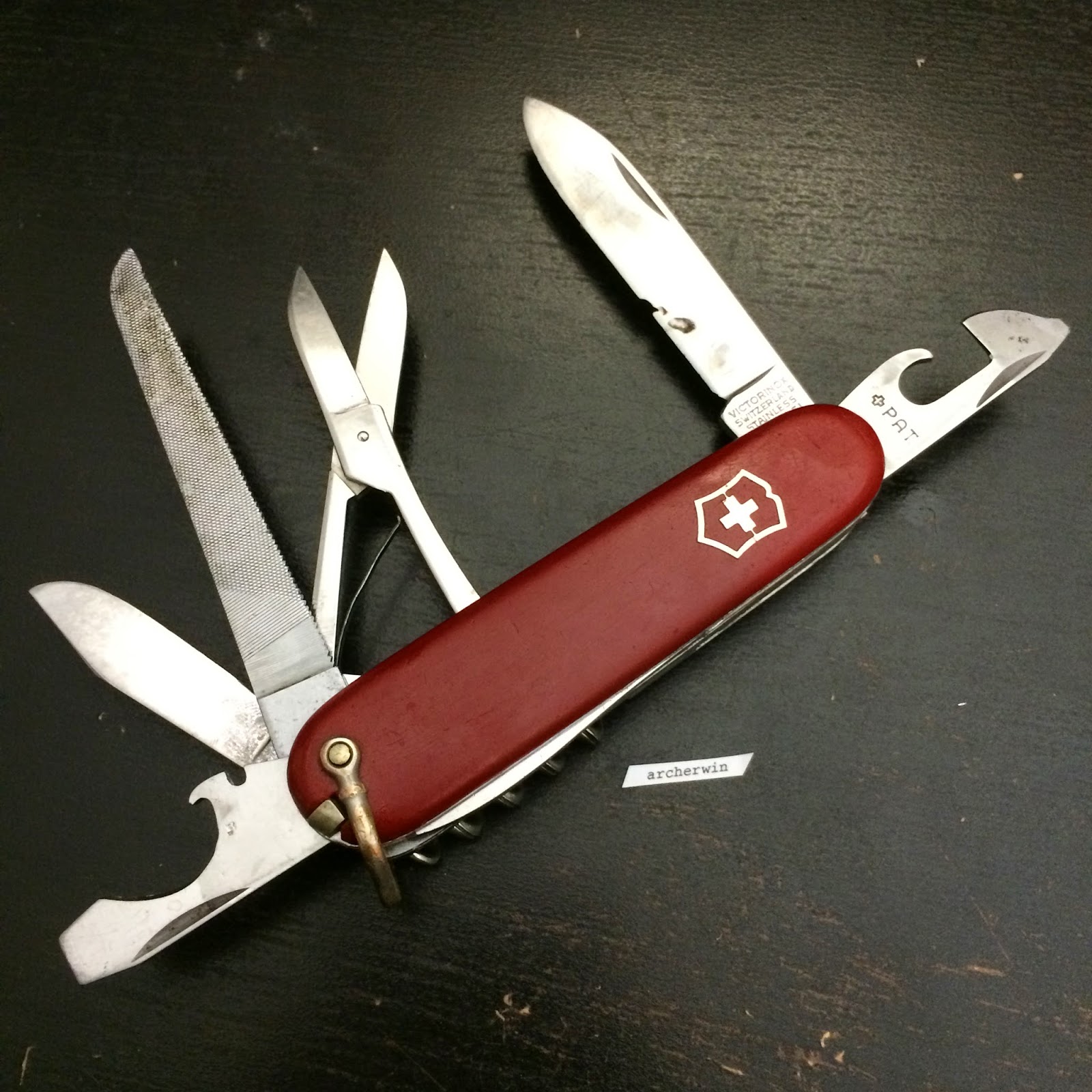 archerwin's Swiss Army Knives COLLECTION Victorinox Small Mountaineer