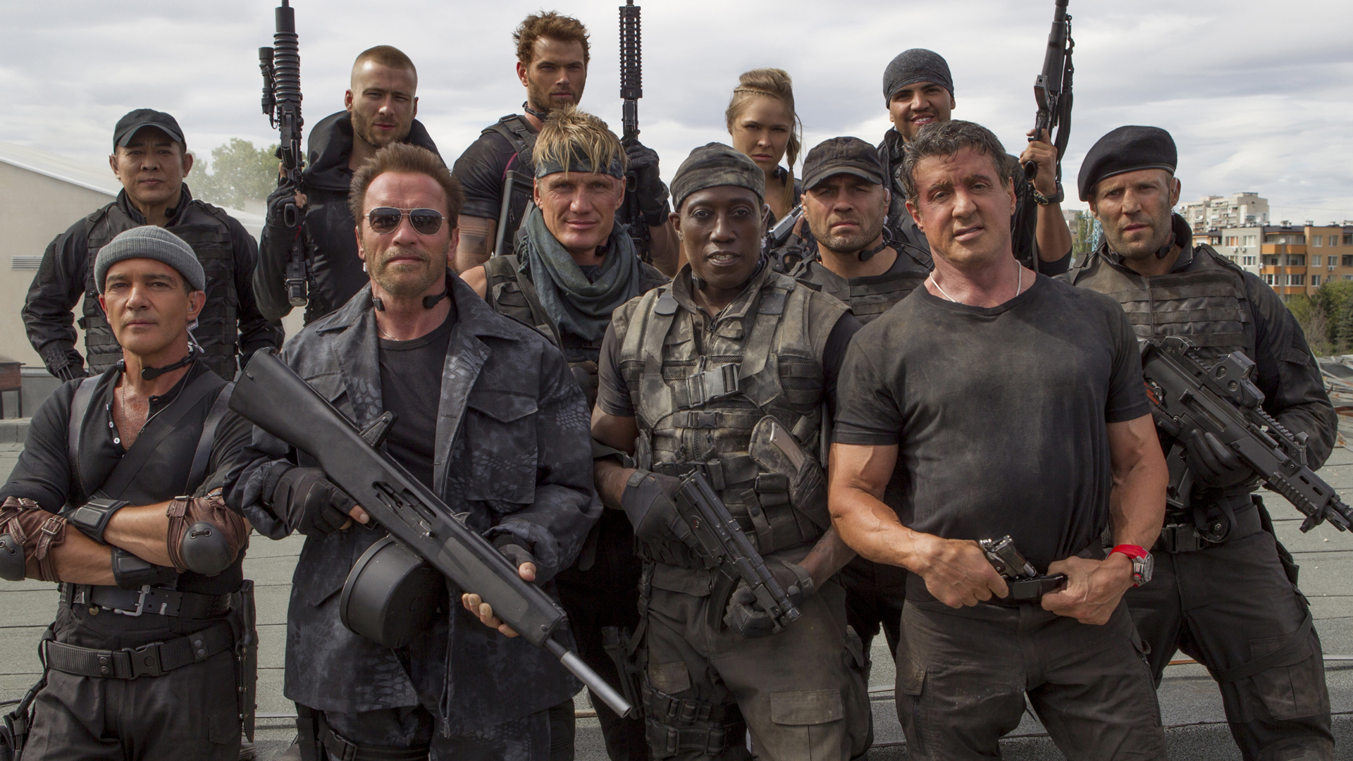http://2.bp.blogspot.com/-4bpcO1g9mPE/U67PGSIm2EI/AAAAAAAAL9c/fIbU_RNY0jk/s2560/the-expendables-3-1920x1080-movie.jpg