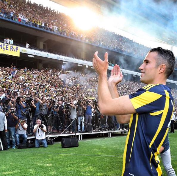 Man United Belum Sepakati Banderol Van Persie Man United Belum Sepakati Banderol Van Persie
