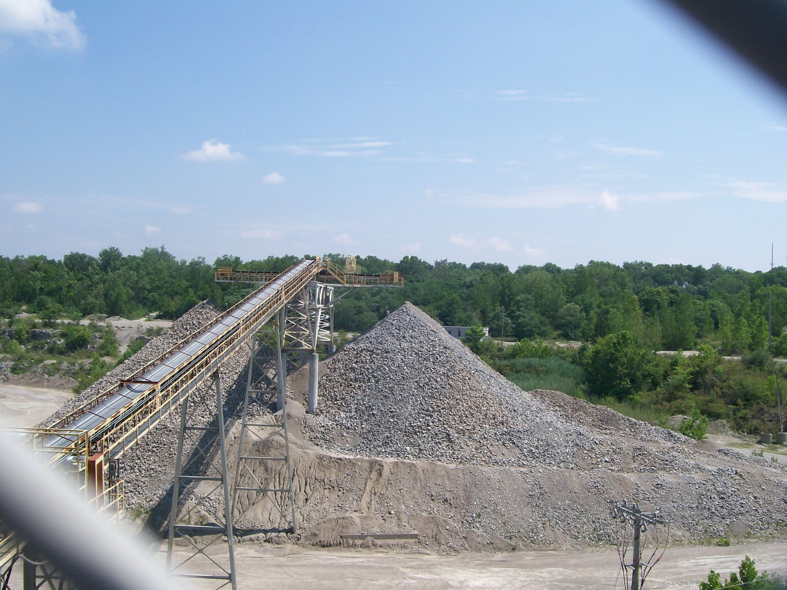 Rockhounding Around Fossil Park, Sylvania Ohio