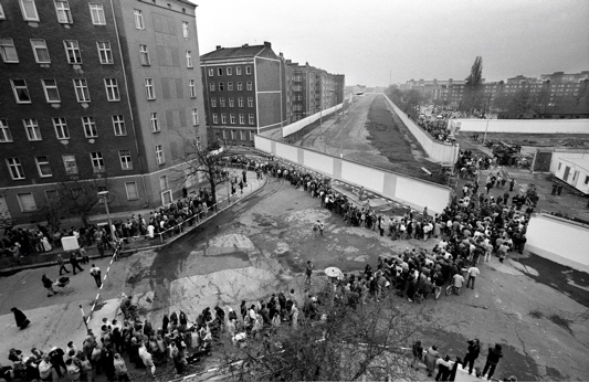 On this day: First block in Berlin Wall was set up | www ...