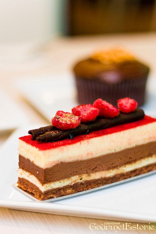 Three Cookies Guanaja Cheesecake and Moldy Cheese