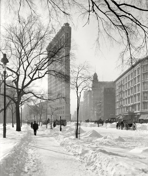 Fascinating Historical Picture of Flatiron Building in 1905 